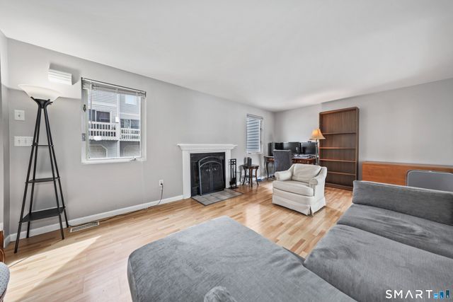 111 Mallane Lane 14B, Naugatuck, CT 06770