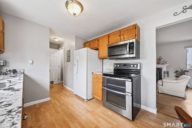 111 Mallane Lane 14B, Naugatuck, CT 06770