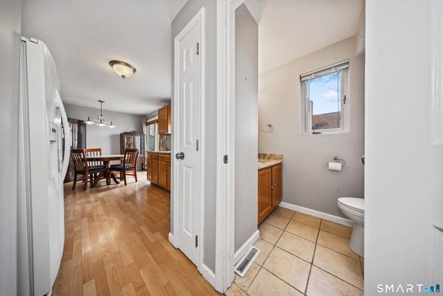 111 Mallane Lane 14B, Naugatuck, CT 06770