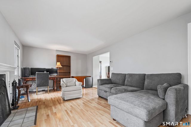 111 Mallane Lane 14B, Naugatuck, CT 06770