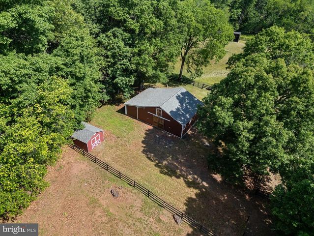 10080 GREENWICH WOOD DR, Nokesville, VA 20181