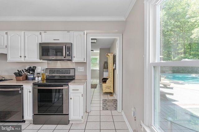 10080 GREENWICH WOOD DR, Nokesville, VA 20181