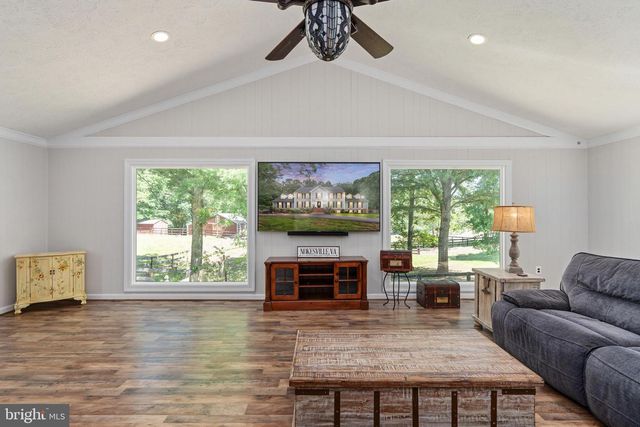 10080 GREENWICH WOOD DR, Nokesville, VA 20181