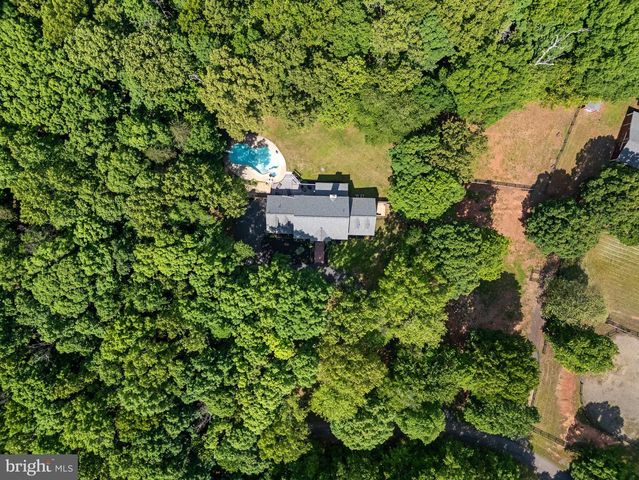 10080 GREENWICH WOOD DR, Nokesville, VA 20181