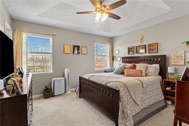 215 Pebblebrook Lane, Grain Valley, MO 64029