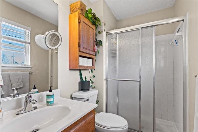 215 Pebblebrook Lane, Grain Valley, MO 64029