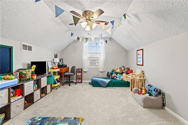 215 Pebblebrook Lane, Grain Valley, MO 64029