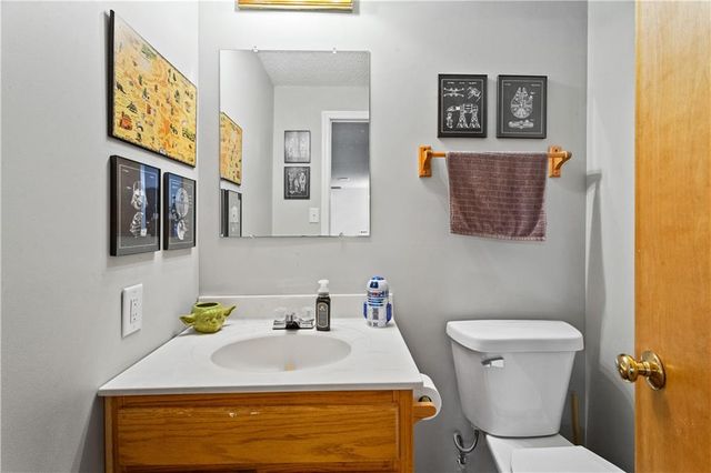 215 Pebblebrook Lane, Grain Valley, MO 64029