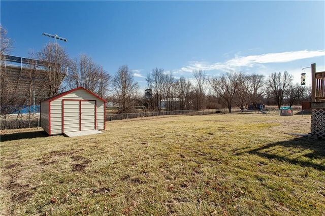 215 Pebblebrook Lane, Grain Valley, MO 64029