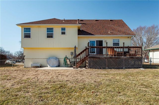 215 Pebblebrook Lane, Grain Valley, MO 64029