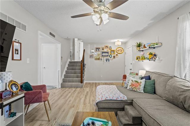 215 Pebblebrook Lane, Grain Valley, MO 64029