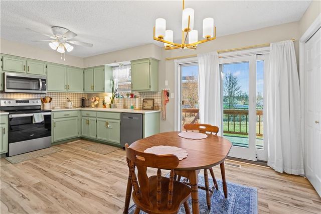 215 Pebblebrook Lane, Grain Valley, MO 64029