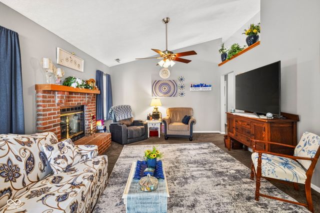 1147 Bumblebee Way, Greenfield, IN 46140
