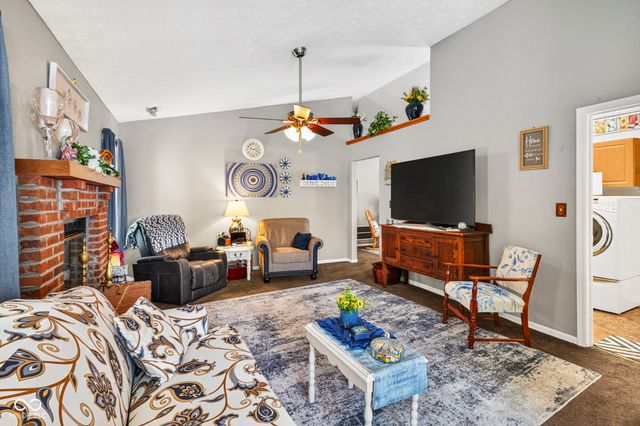 1147 Bumblebee Way, Greenfield, IN 46140