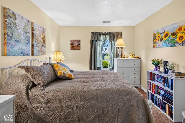 1147 Bumblebee Way, Greenfield, IN 46140