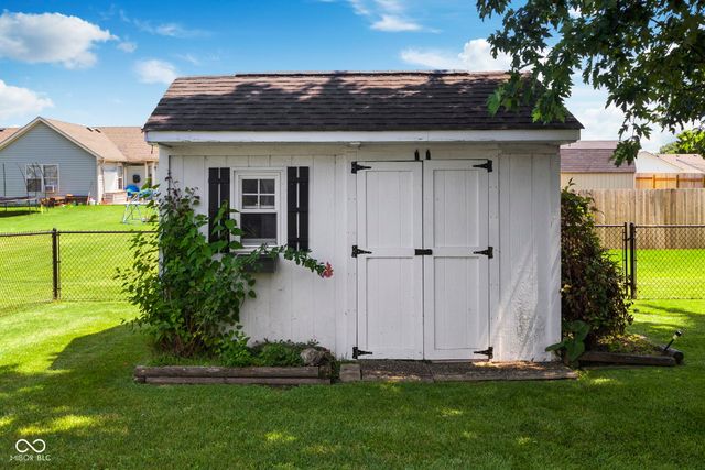 1147 Bumblebee Way, Greenfield, IN 46140
