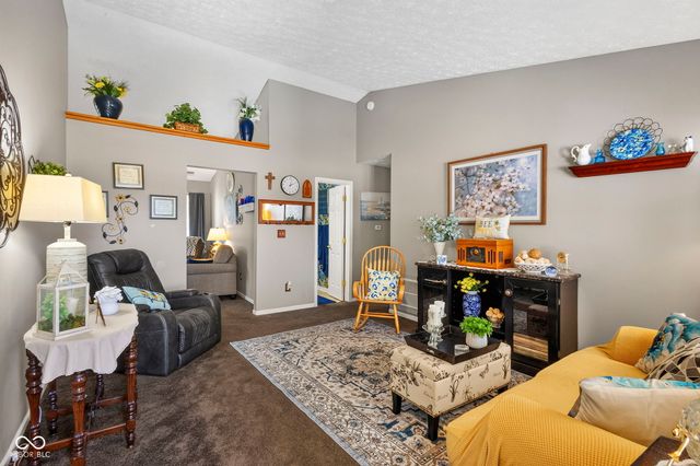 1147 Bumblebee Way, Greenfield, IN 46140