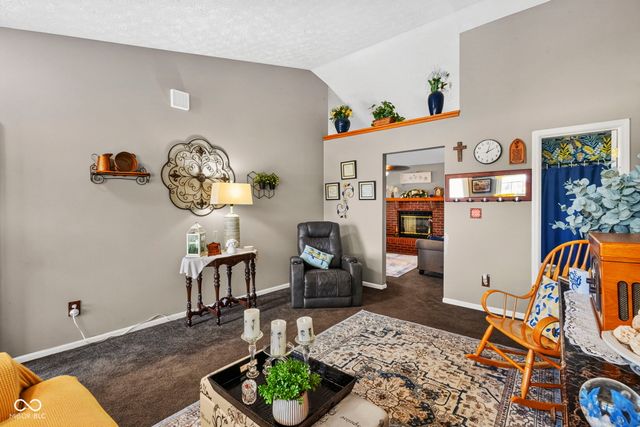 1147 Bumblebee Way, Greenfield, IN 46140