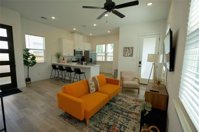 8703 Wileyvale Road B, Houston, TX 77016
