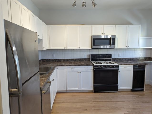 108 Washington St 9, Boston, MA 02135