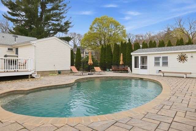 47 Samoset Road, Woburn, MA 01801