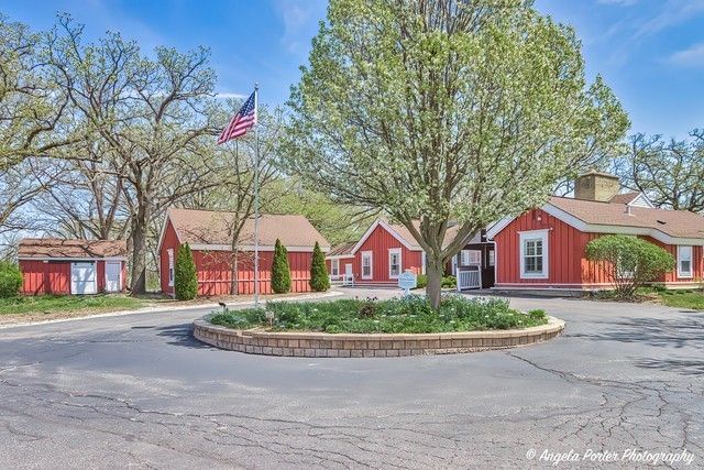 4 Hialeah Court, Grayslake, IL 60030