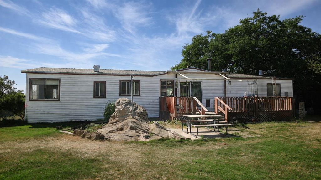 Image 1 of property listing at 33404 Robinhood Drive, Coarsegold, CA 93614