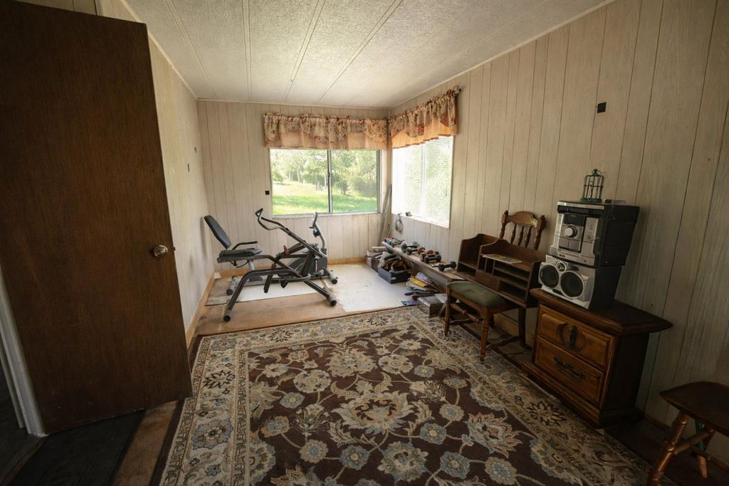 Image 11 of property listing at 33404 Robinhood Drive, Coarsegold, CA 93614