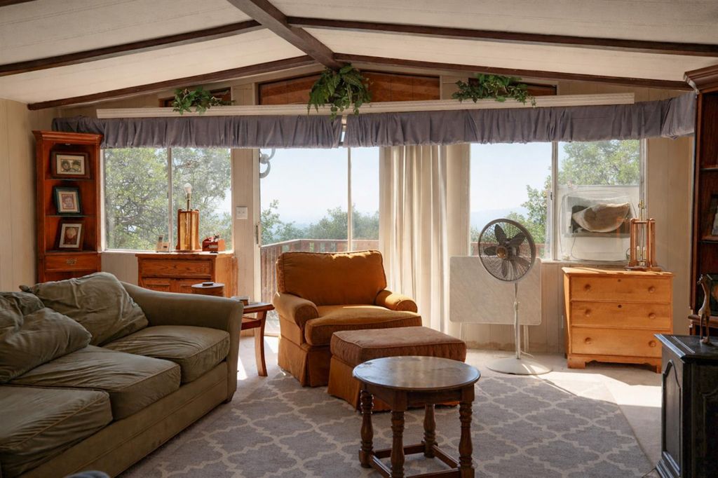 Image 6 of property listing at 33404 Robinhood Drive, Coarsegold, CA 93614