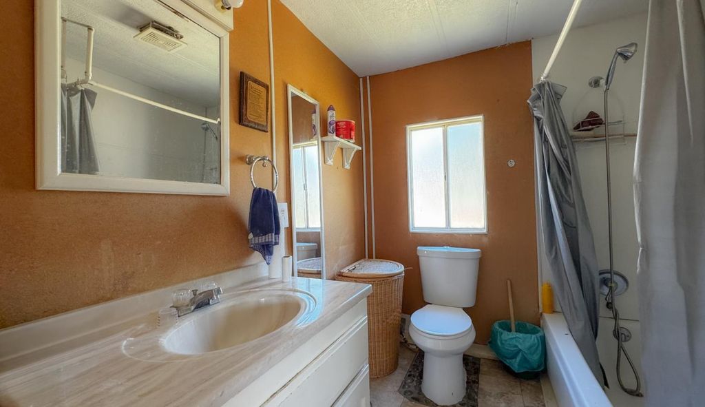 Image 9 of property listing at 33404 Robinhood Drive, Coarsegold, CA 93614