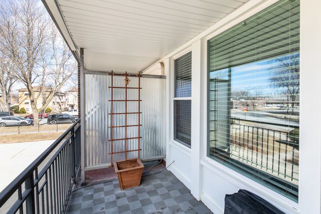 6121 W Higgins Avenue C2, Chicago, IL 60630