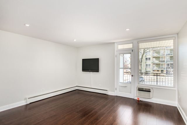 6121 W Higgins Avenue C2, Chicago, IL 60630