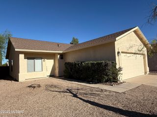 8628 S Desert Dove Drive, Tucson, AZ 85747