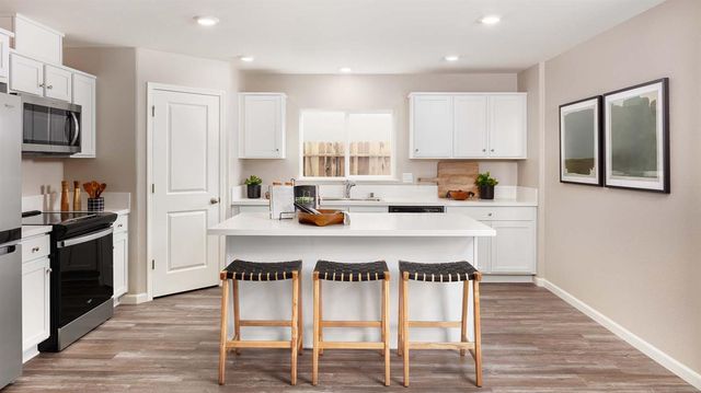 13169 Enid Dr, Waterford, CA 95386