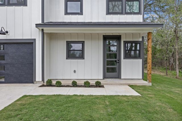 191 Heleakala DR, Bastrop, TX 78602