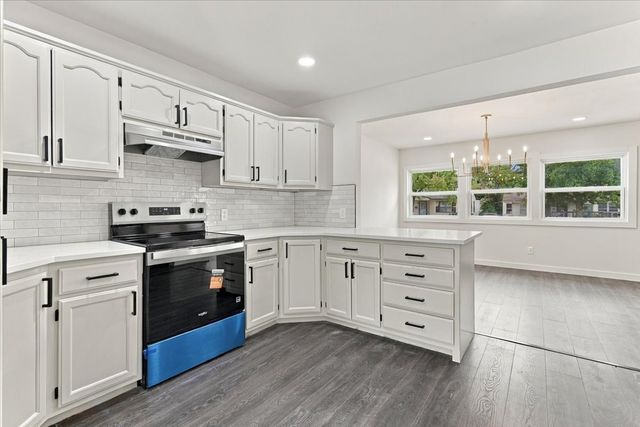 3706 W 42nd Place, Tulsa, OK 74107
