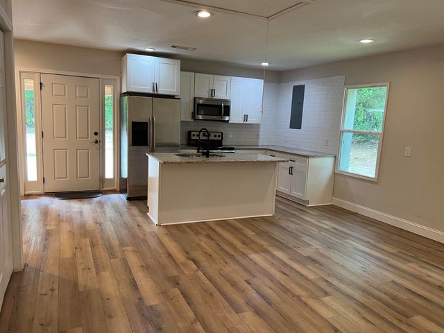 1716 Highway 85, Fayetteville, GA 30215