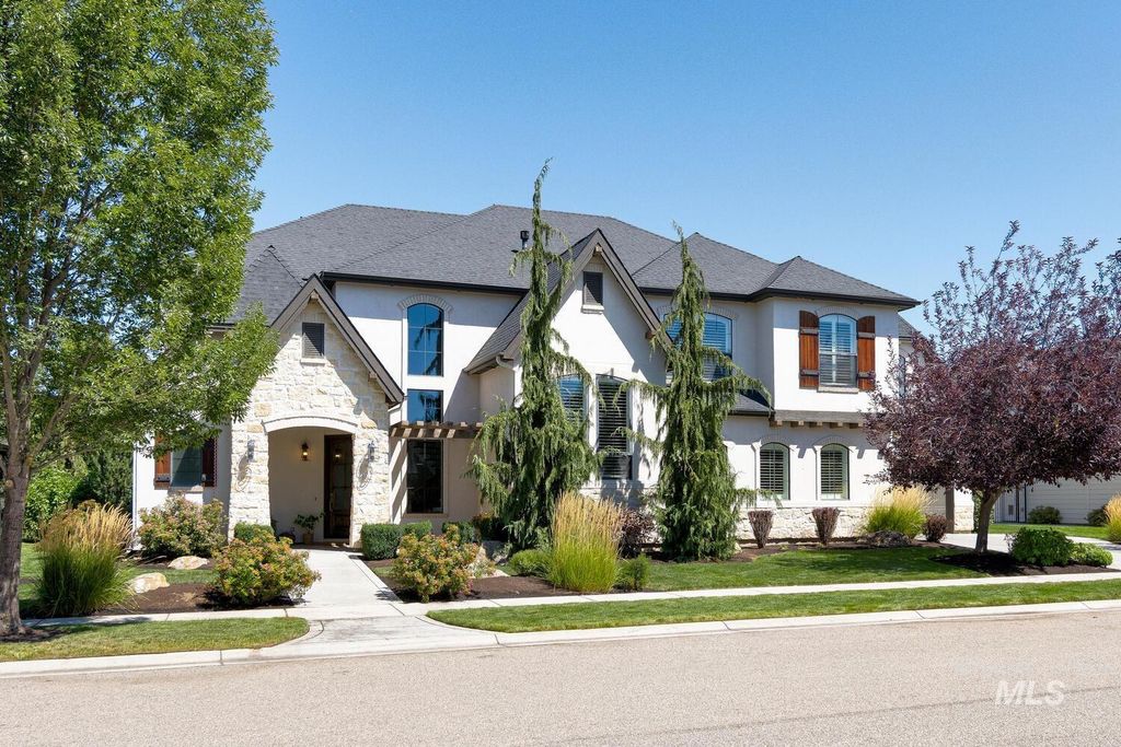 458 W Back Forty Dr, Eagle, ID 83616