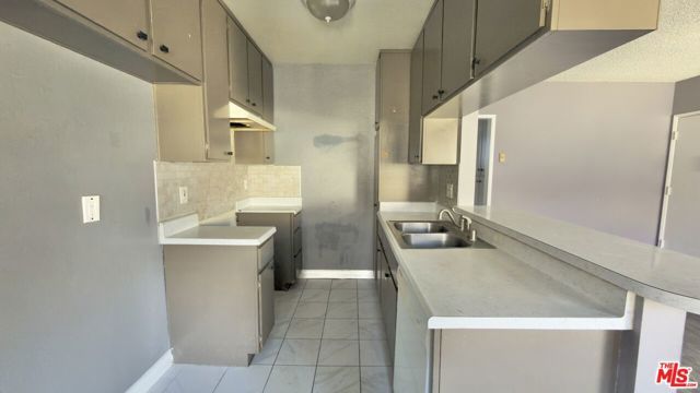 837 S Ardmore Avenue 6, Los Angeles, CA 90005
