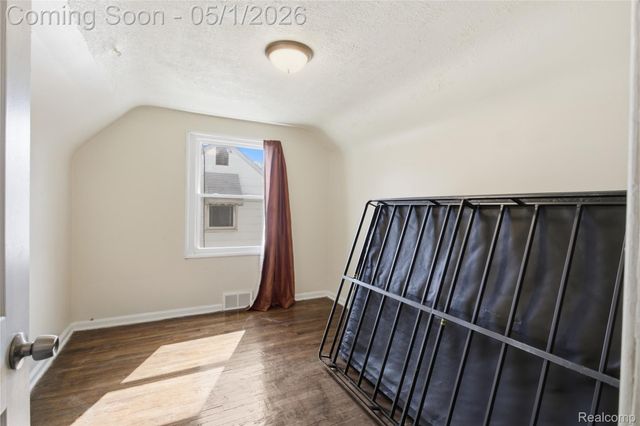 16240 Manning Street, Detroit, MI 48205