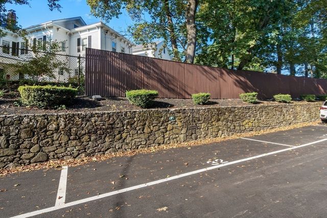 158 Church Street 158, Waltham, MA 02452