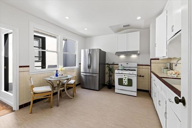 181 Dartmouth Street, San Francisco, CA 94134