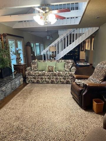 901 Birdcreek Lane, Guthrie, OK 73044