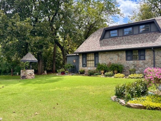 901 Birdcreek Lane, Guthrie, OK 73044