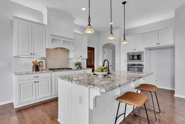 1009 E Rosemont Ct, Andover, KS 67002