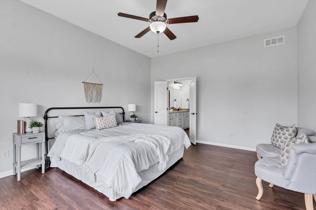 1009 E Rosemont Ct, Andover, KS 67002