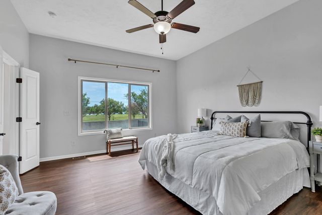 1009 E Rosemont Ct, Andover, KS 67002