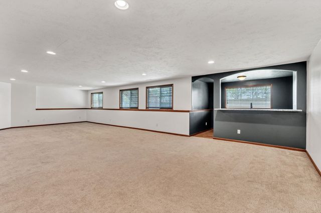 1009 E Rosemont Ct, Andover, KS 67002