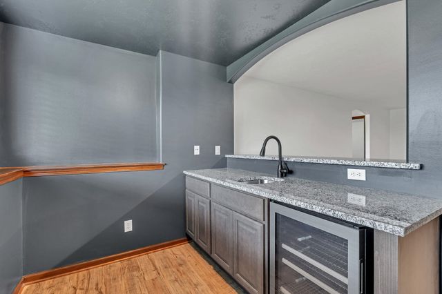 1009 E Rosemont Ct, Andover, KS 67002