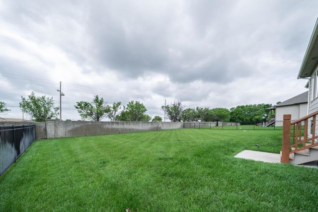 1009 E Rosemont Ct, Andover, KS 67002